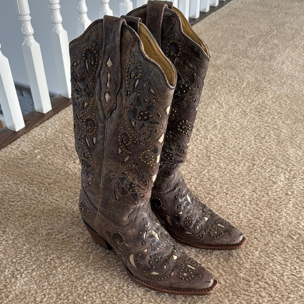 Brown Embroidered Cowboy Boots